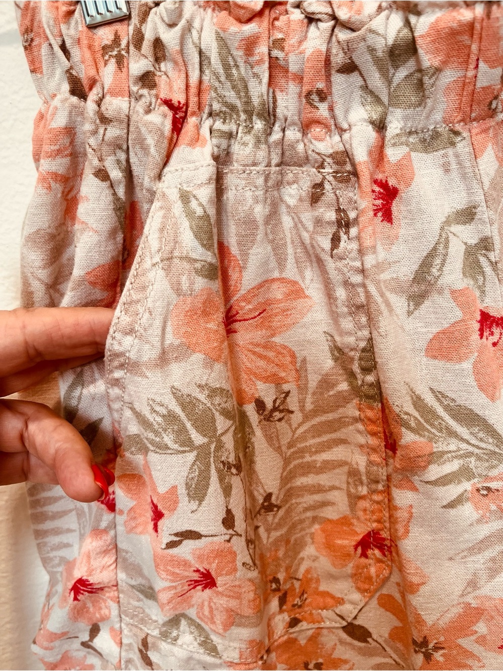 Briggs Casual Linen   Blend  Peach Floral High-Waist Shorts - Picture 3 of 9
